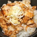 麺王 零  - 豚飯 230円（これも美味しい、スープをかけたらさらに）