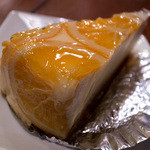 Itsutsunodouka - 「ガトーバレンシア」（336円）。オレンジスライスがとてもキレイで芸術的。甘いババロアクリームが美味しい。