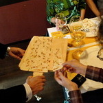 ジョンティ - タルト・オニオン　タルト・フランベ
      相変わらず軽やかで美味しいなぁ〜
      