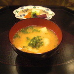 車力門 ちゃわんぶ - 味噌汁と香の物。