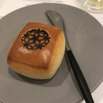 レストラン ラ・フロレゾン・ドゥ・タケウチ - パン。