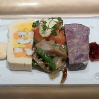 シェ・イノ - 