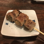 炭火やきとり 狼煙 - 山えのき肉巻串