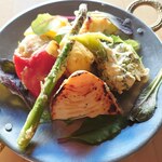 カザーナ - 料理写真:期間限定販売♬春野菜とインドチーズのバーベキュー