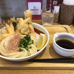 讃岐うどん　志成 - 海鮮ぶっかけうどん￥960