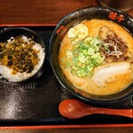 味千拉麺 - 令和3年3月
日替わりランチ
味千ラーメン＋高菜丼 税込790円