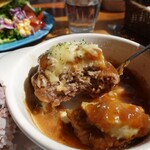 コンシールカフェ ミヤマスザカ - オニオングラタン煮込みハンバーグ　900円
ライス大盛無料