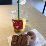 KEURIG THE LOFT - マンゴージュース＆お菓子