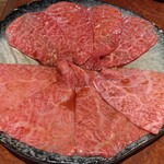 焼肉 スタミナ苑 - シンシンとトモサンカクの上ロース