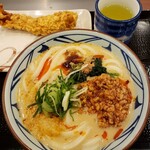 Marugame Seimen - 旨辛担々うどん 670円　かしわ天 150円