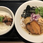 鴨出汁中華蕎麦 麺屋yoshiki - 背脂煮干しそば