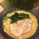 Yokohama Iekei Ramen Hanasakiya - 油少なめ、麺硬め  