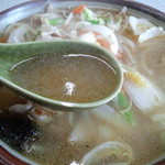 徳市 - 塩味のスープです。