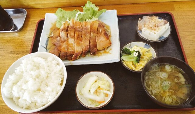 華路里食堂（鏡石）- 地元で愛される定食と家庭料理の魅力