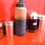 ラーメン二郎 - 卓上調味料