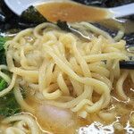 家系ラーメン 近藤家 - 酒井製麺の麺