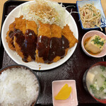 Banchaya - チキンカツ定食(869円)