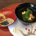 粟田山荘 - お椀　　花弁豆腐　海老　菜種