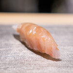 Sushi Sagawa - 明石の鯛の昆布締め
