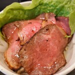 Itamae Yakiniku Ikkou - 令和2年8月 ランチタイム ﾐニローストビーフ丼