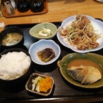 Shubou Mikaduki Shokudou - おすすめ定食ご飯大盛り