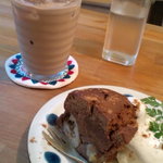 cafe muni - アイスチャイとスパイスケーキ