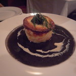 シェ・トト - イカ墨ソースのガトーは見た目も可愛い◎