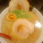 ラーメンのまめぞう - まめぞうラーメン　￥６００　＋大盛り￥１００