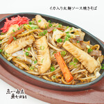 Yakisoba with thick noodle sauce Yakisoba (stir-fried noodles)