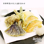 Assorted seasonal vegetable Tempura