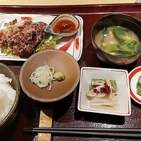 古今 本店 - ★★★日替わり膳 1680円 ブリの竜田揚げ、小鉢、ご飯、味噌汁とボリューム抑え気味！味は可もなく不可もなく値段に見合わない！