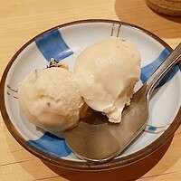 古今 本店 - ★★★ランチのデザート 黒豆ときな粉のアイス もっと黒豆がゴロゴロ入ってると面白かったが黒豆の存在感が薄くきな粉が主張強め！