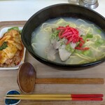 Yummyキッチン - 料理写真:ミニオムライス200円と沖縄そば800円 税込