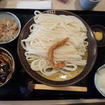 本格手打うどん 大河 - 鶏そぼろと茄子のつけめん（上方から）