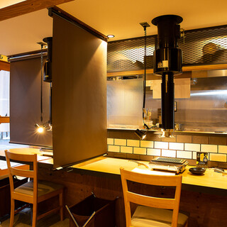 ■A relaxing space! Counter seats available. Solo diners are welcome!