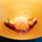 GINZA FUJIMARU - アングレーズソースのアイスクリーム フレッシュあまおう苺のキャラメリーゼ