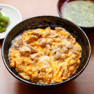 ランチタイムも高コスパに！ご飯大盛りも無料でガッツリと♪