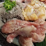 Yakiniku Marusen - ホルモン 鶏肉