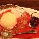 PXコンエラード（アイスに甘～いシェリー酒をかけました）