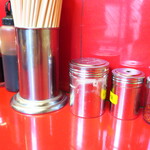 ラーメン二郎 - 卓上調味料