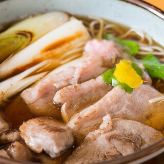 最高の蕎麦汁を追い求め、素材にもとことんこだわりました。