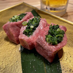 Okinawa Yakiniku Horumon Sudaku - ＊肉汁爆発タン（1個:¥399）