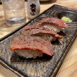 Okinawa Yakiniku Horumon Sudaku - ＊ハラミ肉寿司（1個:¥299）
