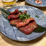 Okinawa Yakiniku Horumon Sudaku - ＊おきなわ和牛切り落とし（¥699）