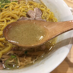 三ん寅 - 味噌とラードが一体となったコクスープ。