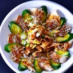 本格的香港料理と火鍋担々麺の店 クーロン - 牛モツ2種のピリ辛冷菜