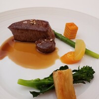 フランス料理 壺中天 - 愛知県産牛ヒレ肉のポワレ
