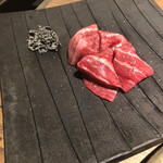 和牛とタン 焼肉 とみ - 