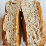 ロリアン - 「胡桃パン」割った状態です(9/14UP)