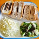 ロリアン - 私のﾗﾝﾁでこれに「黒烏龍茶200cc」と「ﾄﾏﾄｼﾞｭｰｽ160g」を飲みます(9/14UP)